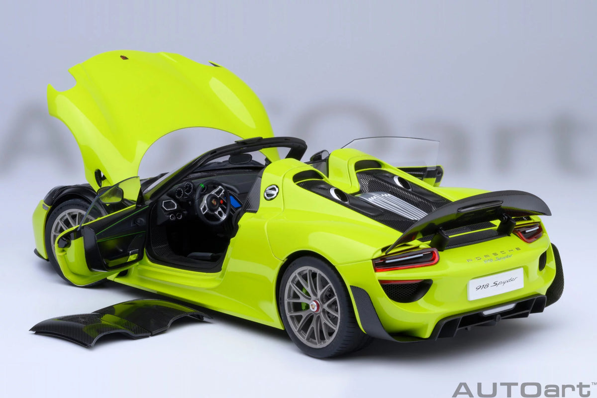 Porsche 918 Spyder Weissach Package Acid Green - 1/18 Scale - Auto Art - AA77921