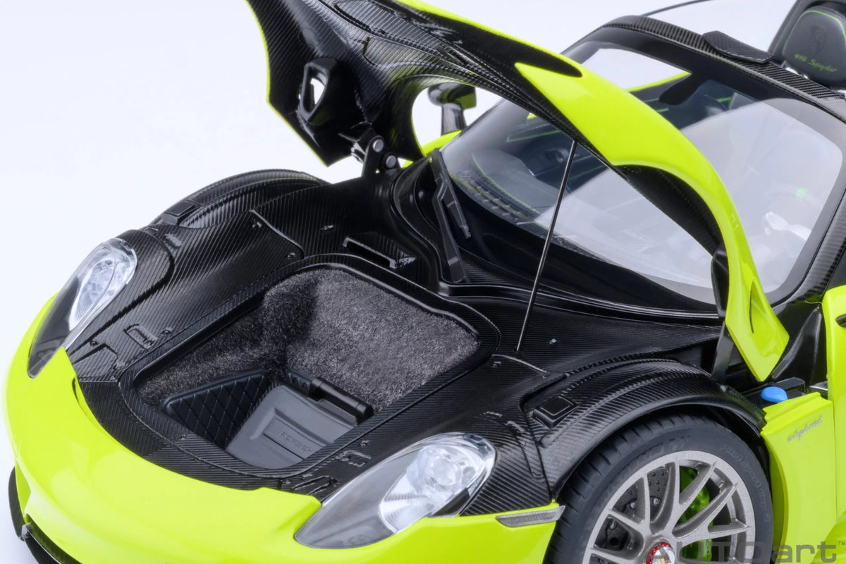 Porsche 918 Spyder Weissach Package Acid Green - 1/18 Scale - Auto Art - AA77921