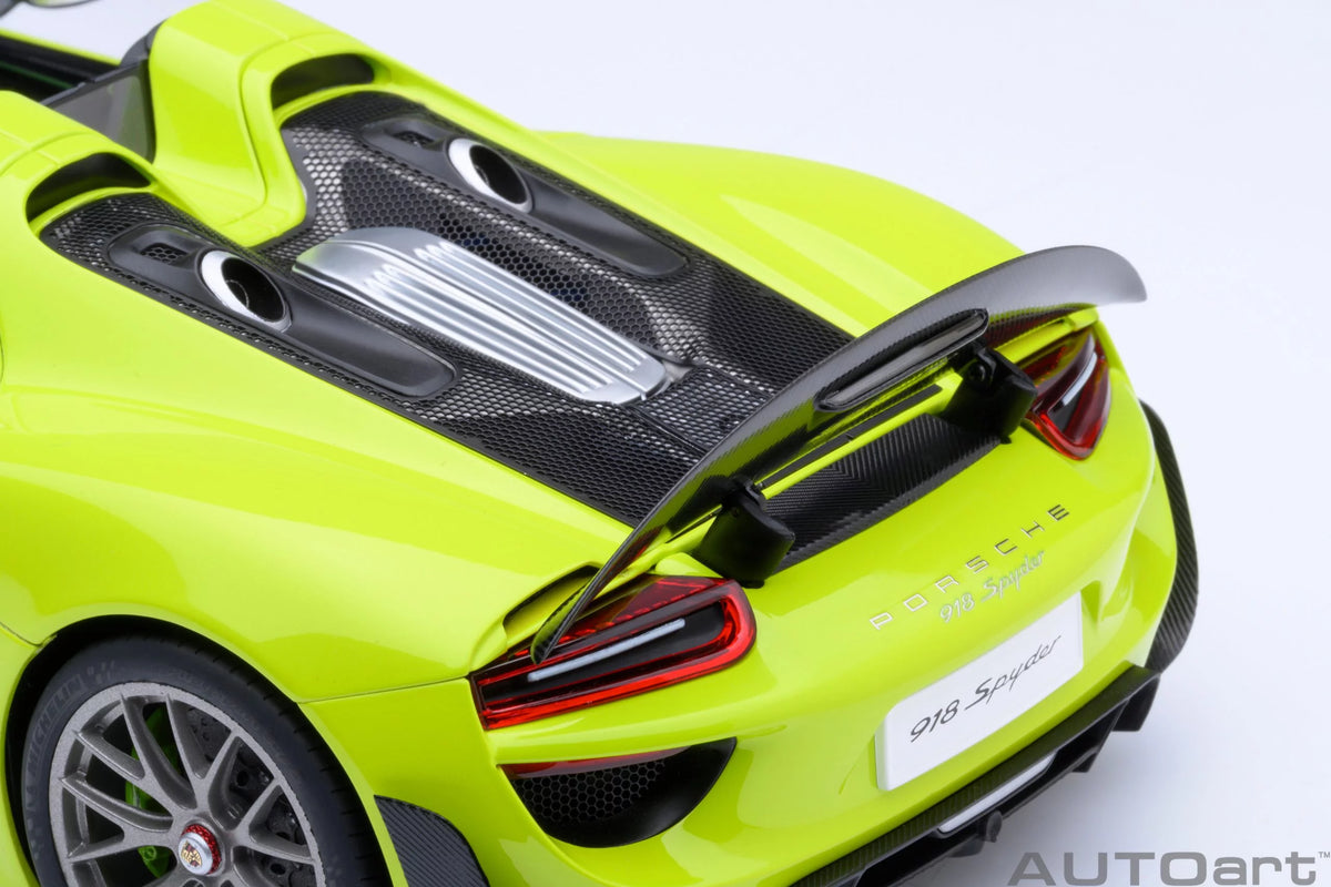 Porsche 918 Spyder Weissach Package Acid Green - 1/18 Scale - Auto Art - AA77921
