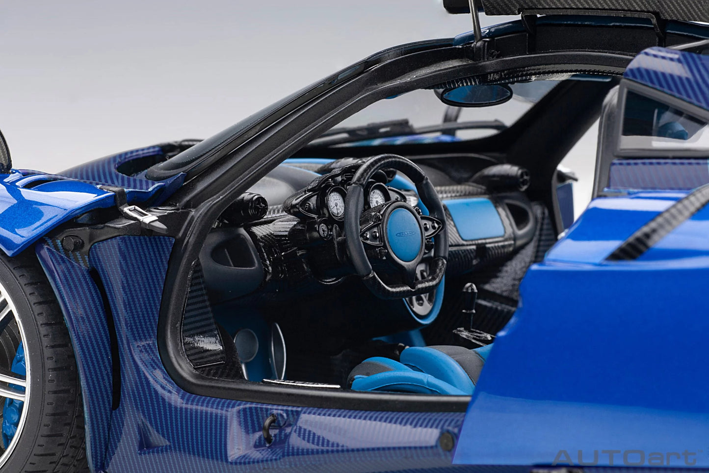 Pagani Huayra BC Carbon Fibre Blu Francia - 1/18 Scale - Auto Art - AA78277