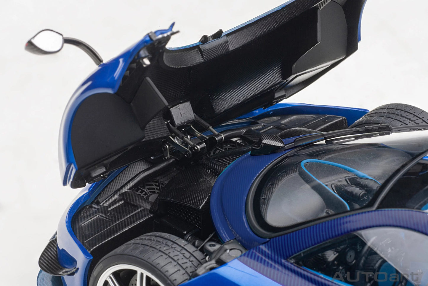 Pagani Huayra BC Carbon Fibre Blu Francia - 1/18 Scale - Auto Art - AA78277