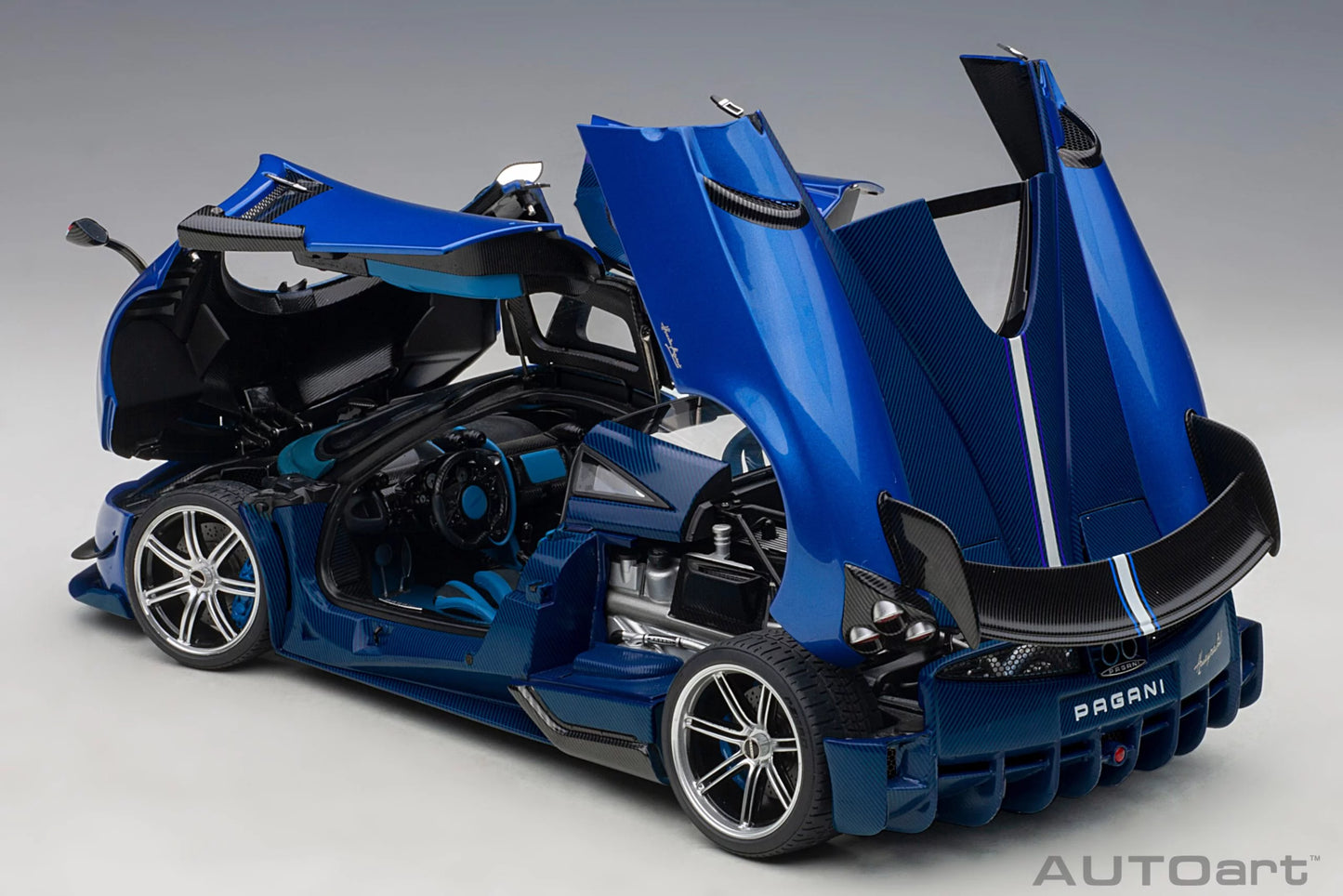 Pagani Huayra BC Carbon Fibre Blu Francia - 1/18 Scale - Auto Art - AA78277