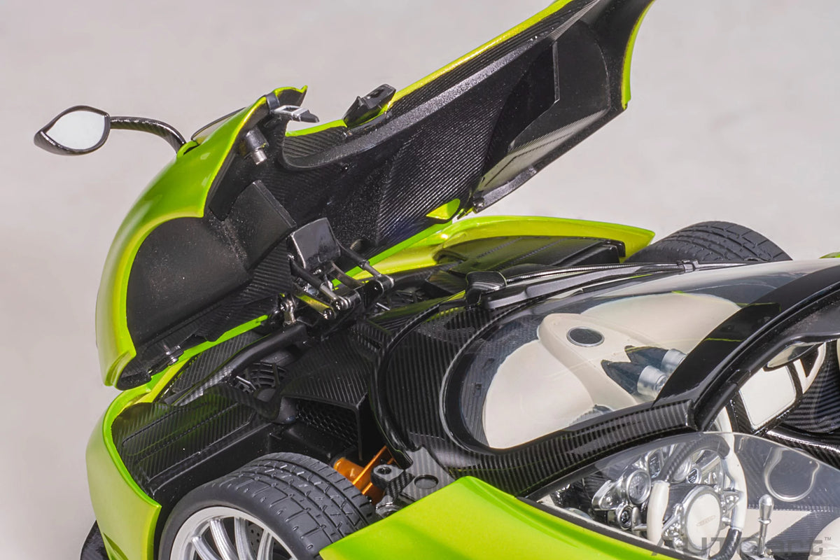 Pagani Huayra Roadster Verde Firenze - 1/18 Scale - Auto Art - AA78288