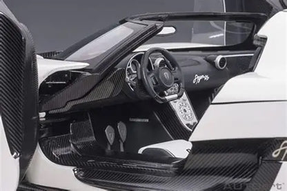 Koenigsegg Agera RS White/Black 1/18 Scale Auto Art AA79021