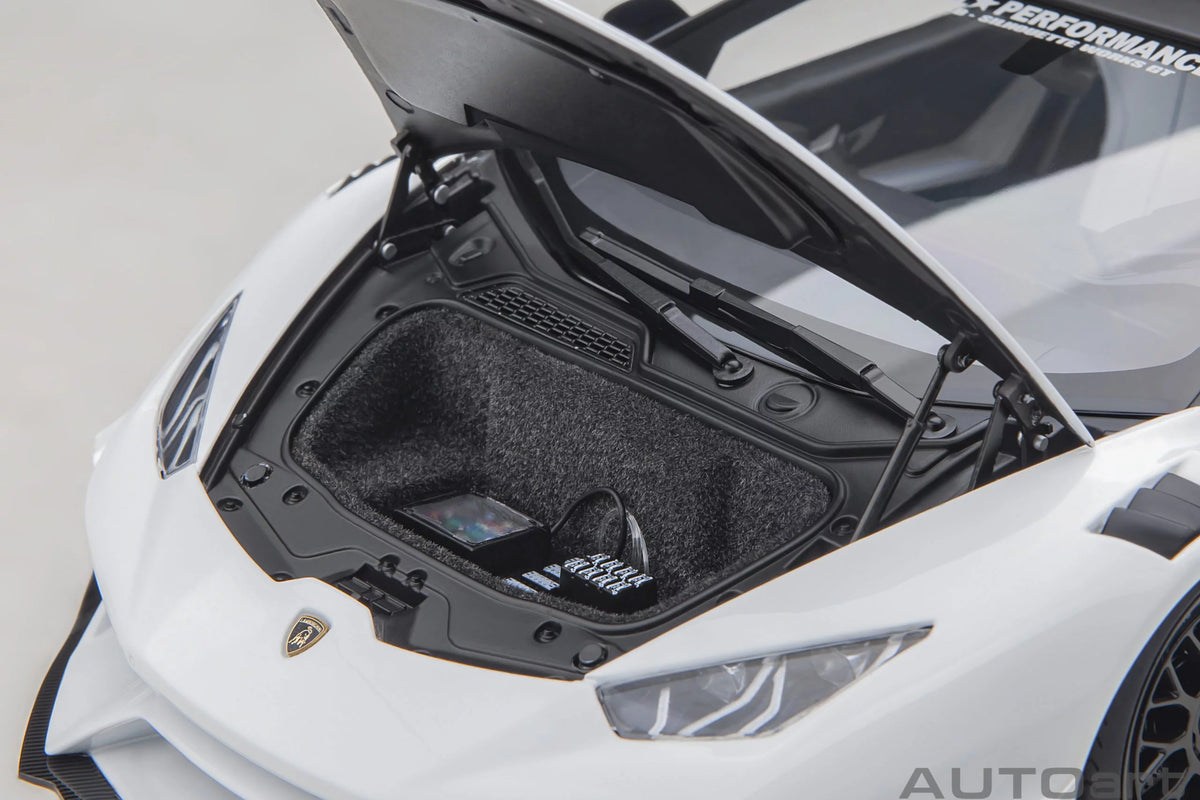 Huracán GT Liberty Walk LB Silhouette Works White - 1:18 Scale - Auto Art - AA79125