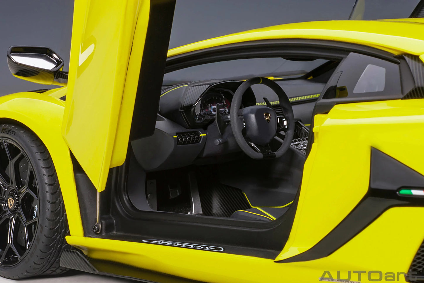 Lamborghini Aventador SVJ Giallo Tenerife/Pearl Yellow - 1/18 Scale - Auto Art - AA79175