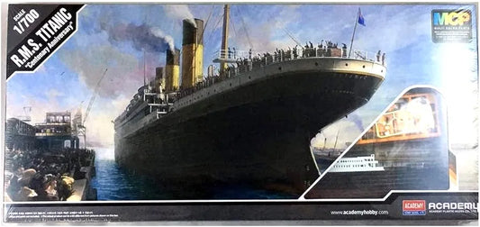 RMS Titanic - 1/700  Scale Academy 14214