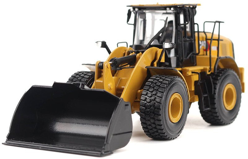 CAT 950 Wheel Loader HL - 1/50 Scale Diecast Masters DM85770