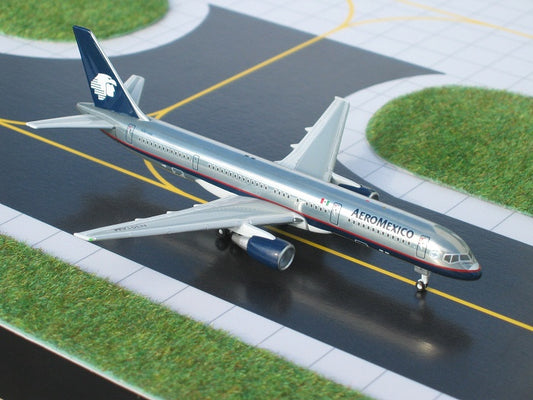 Boeing 757-200 AeroMexico - 1/400 Scale Gemini Jets GJAMX058