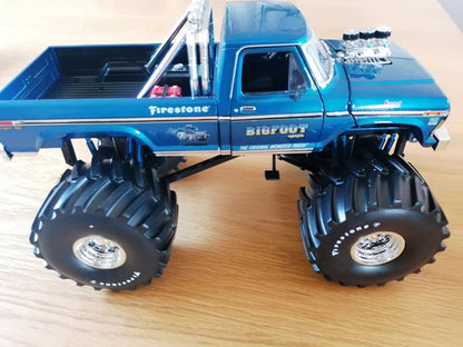 Ford-F250 Kingsofcrunch Bigfoot#1 Monster Truck 66 Inch Tyres 1/18 GreenLight GR13541