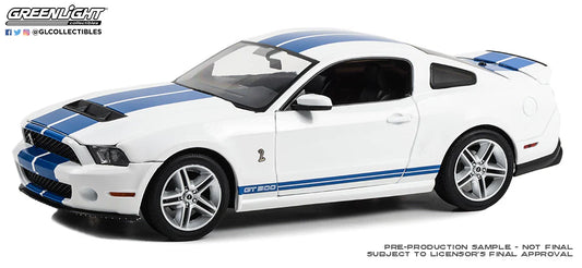 Shelby GT500 - Performance White With Grabber Blue 2011 1/18 GreenLight GR13674/6
