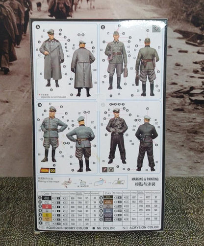 GERMAN OFFICERS - 1/35 Scale Hobby Boss 84406