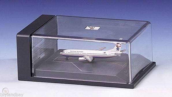 Boeing 737-400 Cayman Airways - 1/500 Scale Herpa Wings HW501361