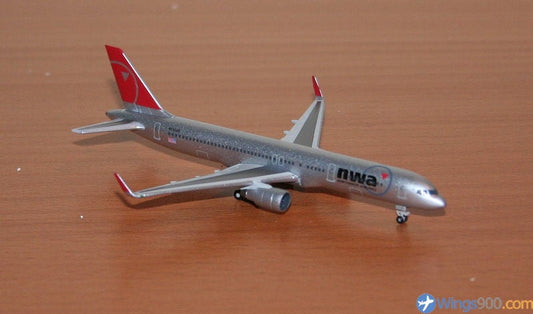 Boeing 757-200 Northwest - 1/500 Scale Herpa Wings HW503273