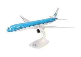 Boeing 777-300ER KLM Deskop Display Model 1/200 Scale Herpa 610872
