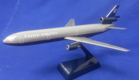 Douglas DC-10 United Airlines Desktop Display Model - 1/250 Scale  Wooster JW13