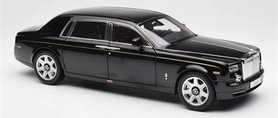 ROLLS ROYCE PHANTOM EXT W/BASE BLACK 1/18 Scale Kyosho KYO08841BKU
