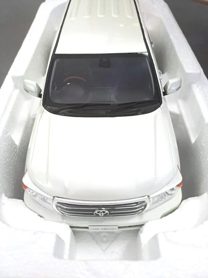 LAND CRUISER WHITE (RESIN) 1/18 Scale Kyosho  KYOKSR18008W-B