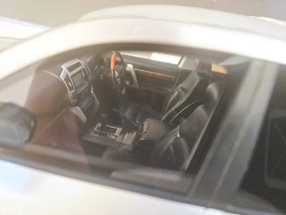 LAND CRUISER WHITE (RESIN) 1/18 Scale Kyosho  KYOKSR18008W-B