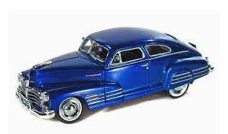 Chevy Aerosedan Fleetline Blue 1948 - 1/24 Scale - MotorMax - MOT73266