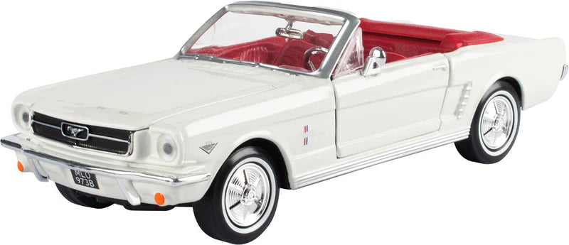 Ford Mustang (Convertible) James Bond White 1964 - 1/24 Scale MotorMax MOT79852