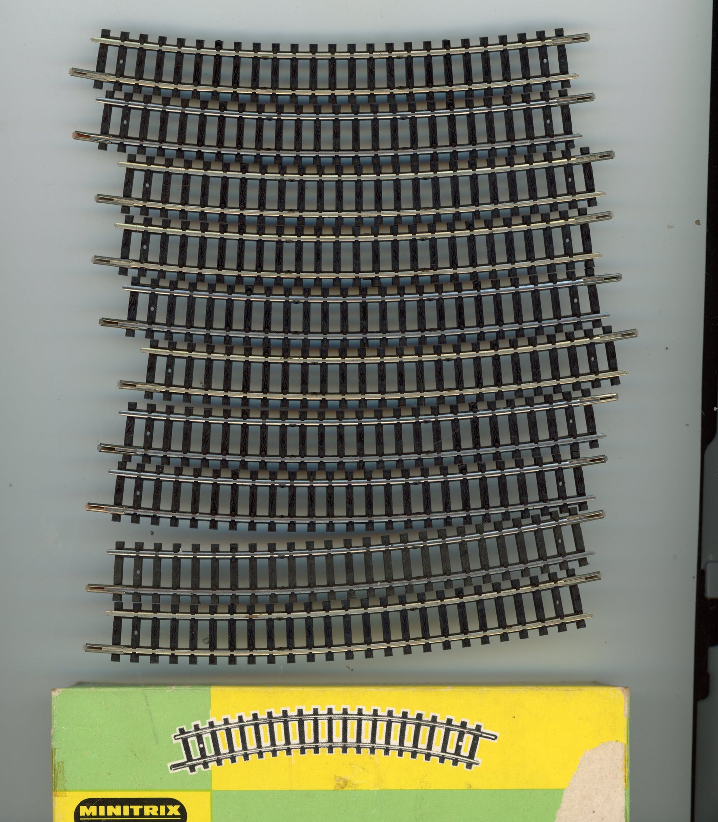 MINITRIX Curve Tracks Pack of 10 - N Gauge MT4918