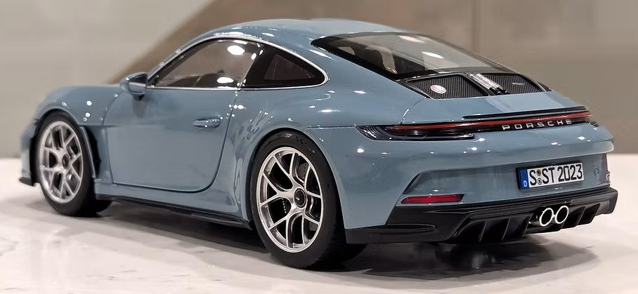 Porsche 911 S/T 2023 Meissenblue au 1/18 de NOREV 187470 | Achetez sur Porsche 911 S/T 2023 Meissenblue au 1/18 de NOREV 187470 | Achetez sur