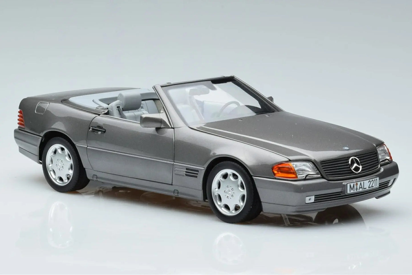 MERCEDES BENZ 500 SL GREY 1989 1/18 Scale NOREV MTDNOR183715