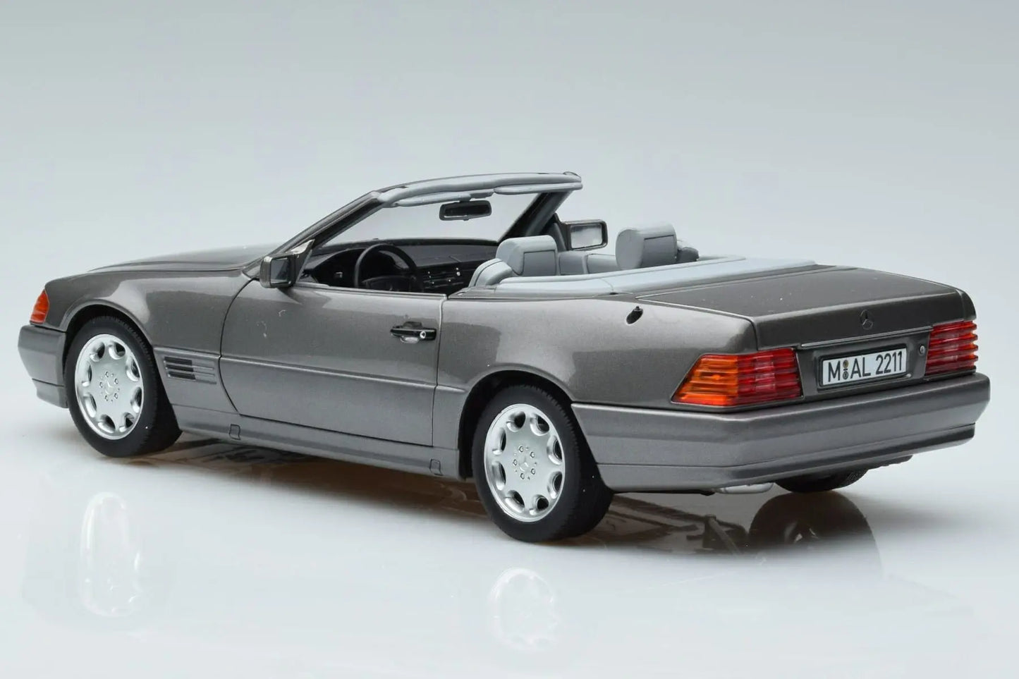 MERCEDES BENZ 500 SL GREY 1989 1/18 Scale NOREV MTDNOR183715