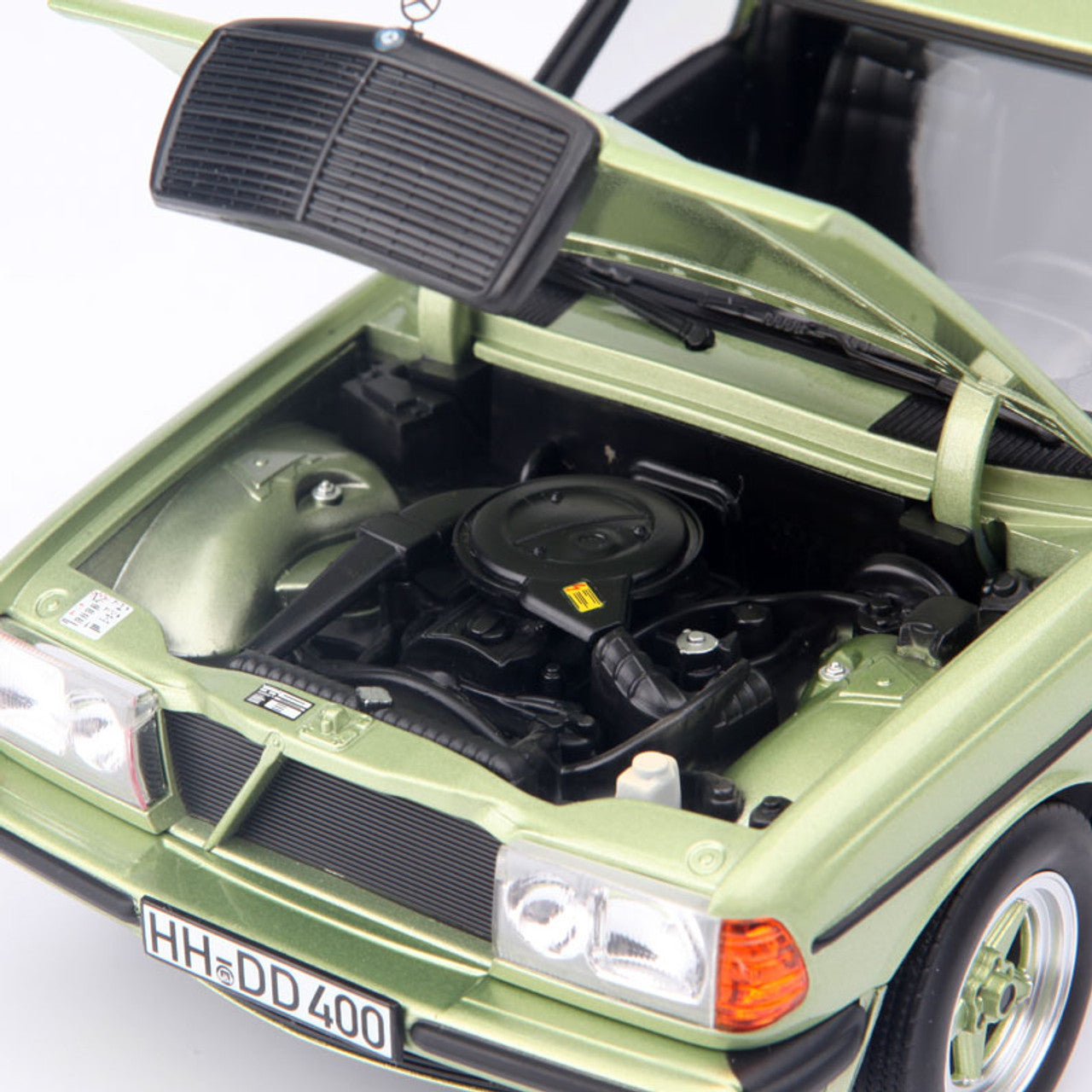 MERCEDES-BENZ 200 AMG 1984 SILVER GREEN MET 1984 1/18 Scale NOREV MTDNOR183795