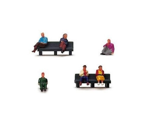 SItting People H0 Gauge Hornby R7119