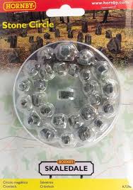 Stone Circle - Hornby R7296
