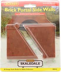 Brick Portal Side Walling - 00 Gauge Hornby R8545