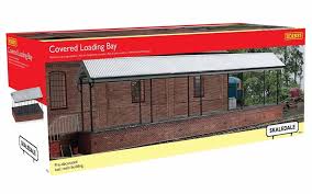 Covered Loading Bay - 00 Gauge Hornby R9815