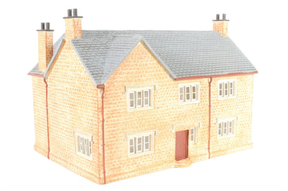 Country Farm House - 00 Gauge Hornby R9848