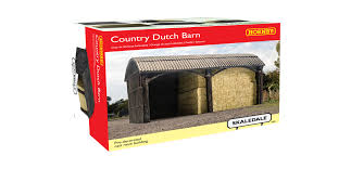 Country Farm Dutch Barn - 00 Gauge Hornby R9851