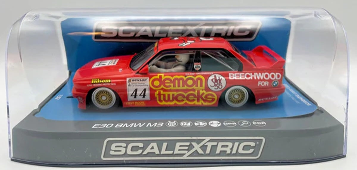 BMW E30 M3 (Roland Ratzenberger) 1/32 Scale Scalextric SCAC3739