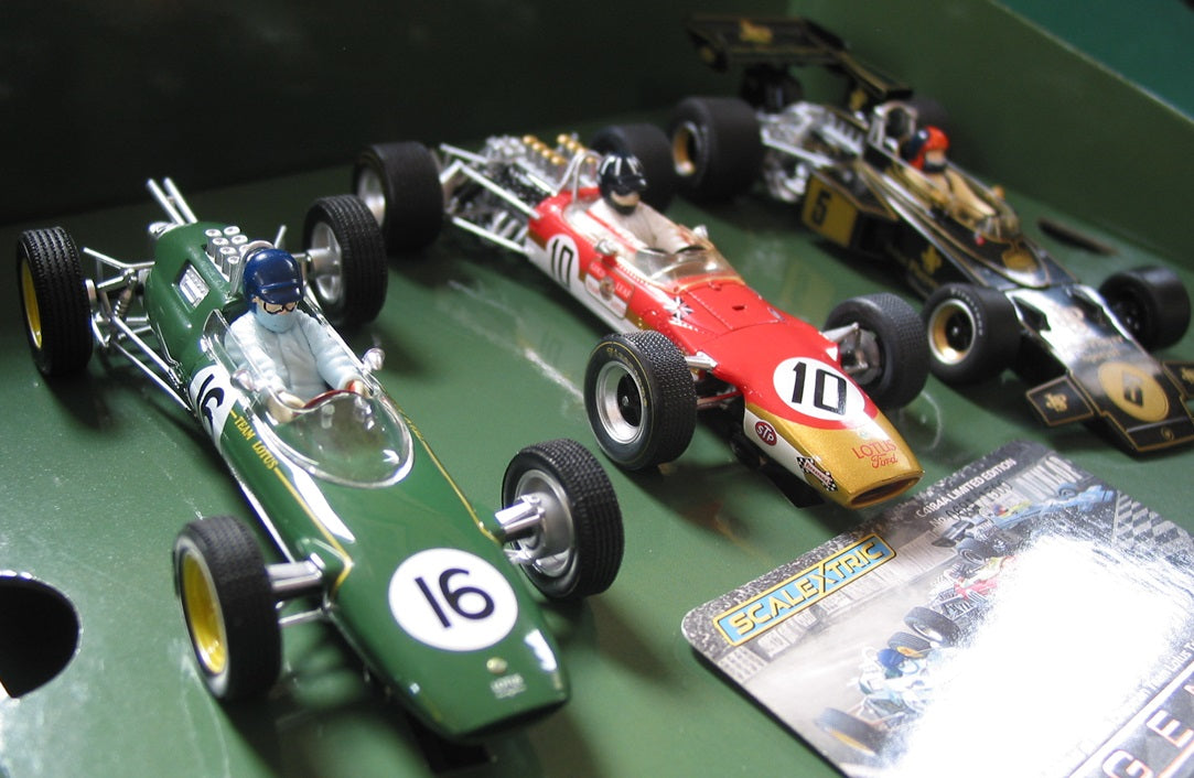 The Genius Of Colin Chapman - Lotus F1 T 1/32 Scale Scalextric SCAC4184AF