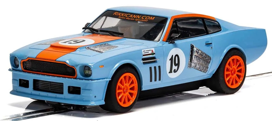 Aston Martin V8 Gulf Edition Rikki Cann 1/32 Scale Scalextric SCAC4209