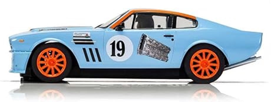 Aston Martin V8 Gulf Edition Rikki Cann 1/32 Scale Scalextric SCAC4209