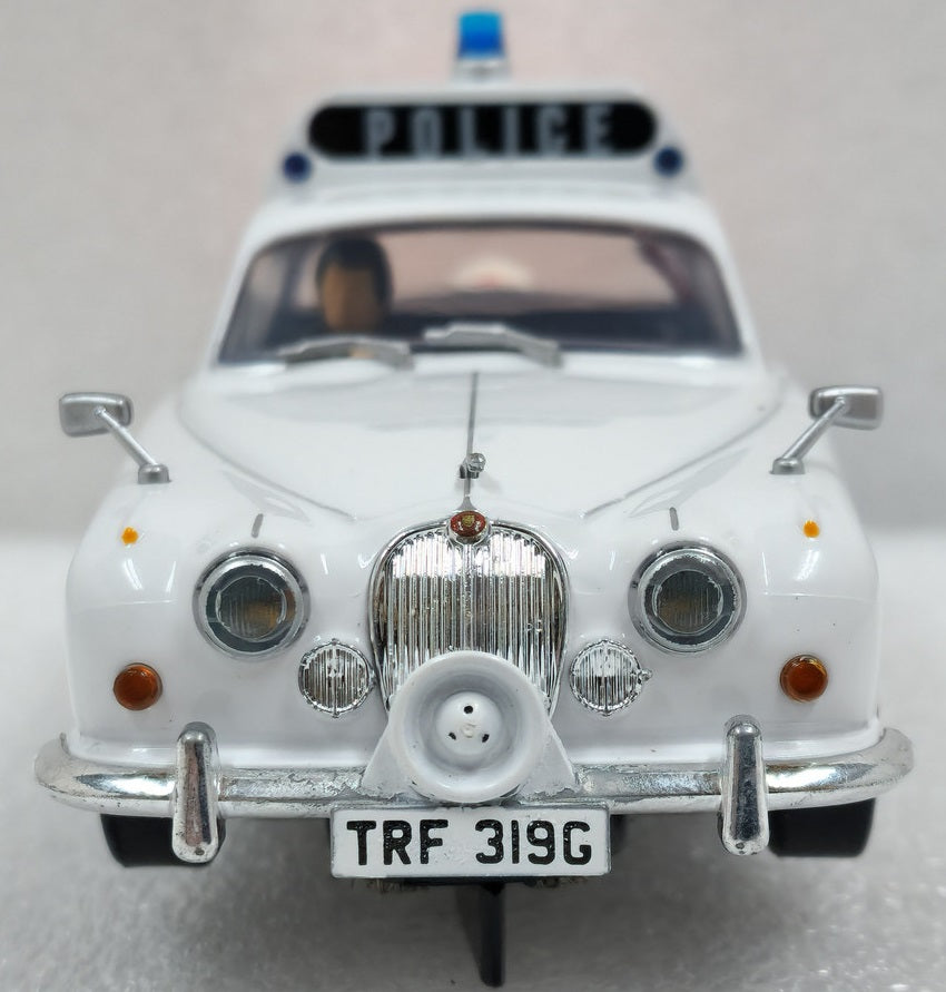 Jaguar Mk2 Police Edition 1/32 Scale Scalextric SCAC4420