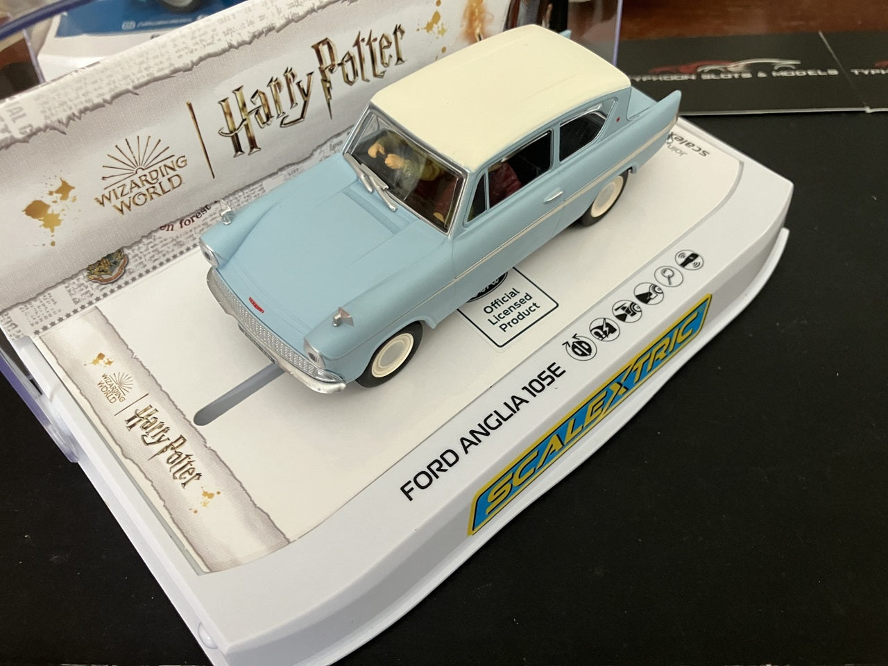 Ford Anglia 105e Harry Potter Edition 1/32 Scale Scalextric SCAC4504