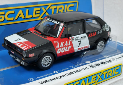 VW GOLF GTI - RICHARD LLOYD RACING 1/32 Scale Scalextric SCAC4520