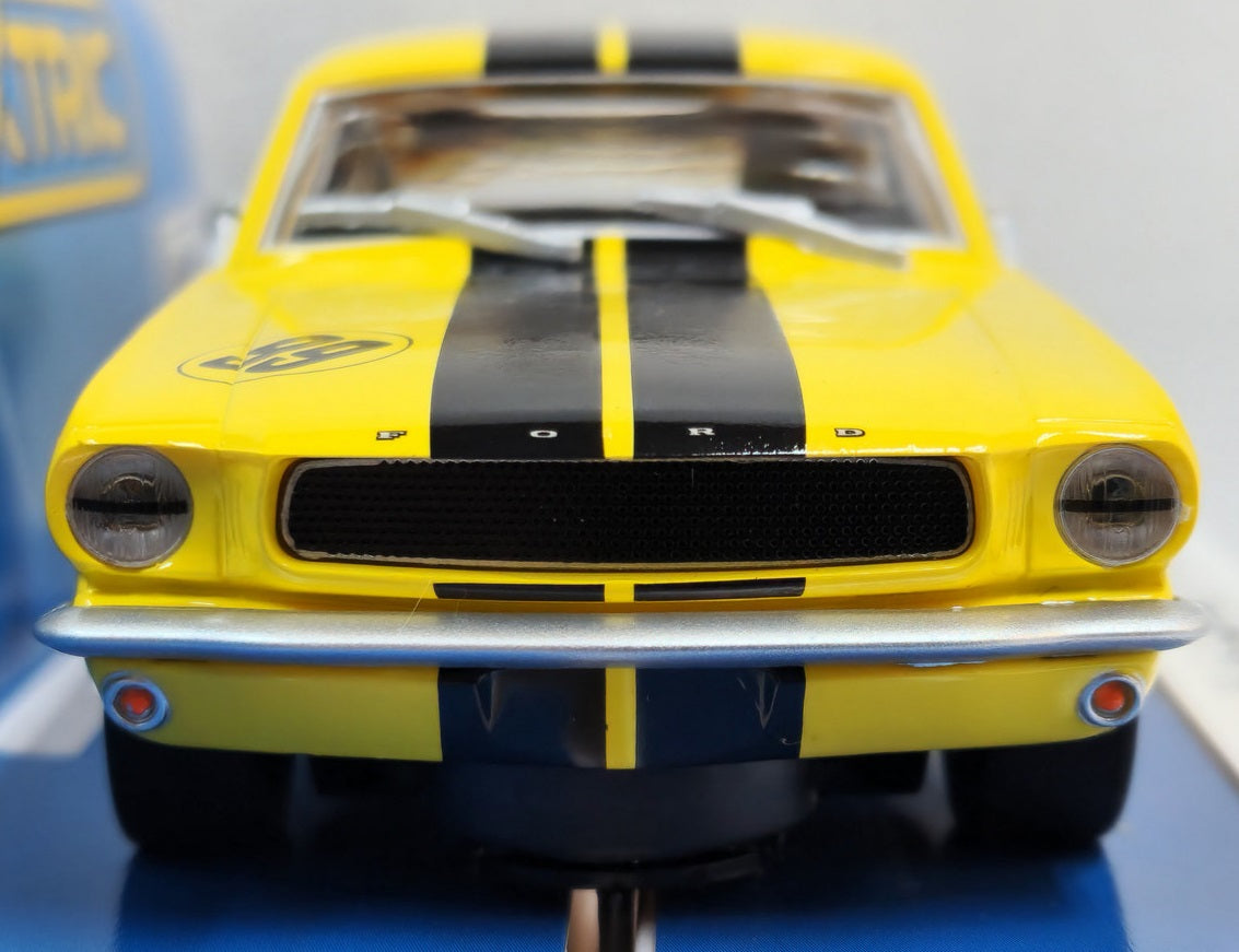 FORD MUSTANG YELLOW & BLACK 1/32 Scale Scalextric SCAC4537