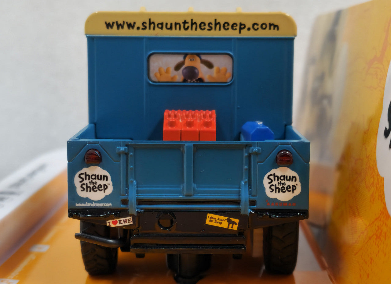LAND ROVER SERIES 1 - SHAUN THE SHEEP 1/32 Scale Scalextric SCAC4543