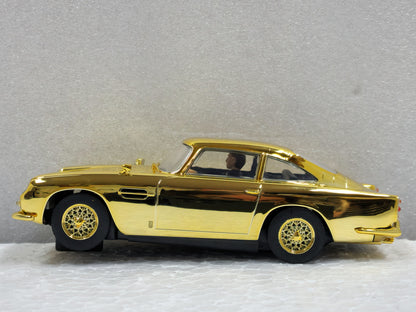 ASTON MARTIN DB5 - JAMES BOND - 60TH ANV 1/32 Scale Scalextric SCAC4550A