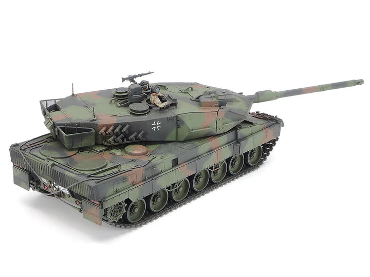 Leopard 2 A6 Main Battle Tank 1/35 Scale Tamiya 35271