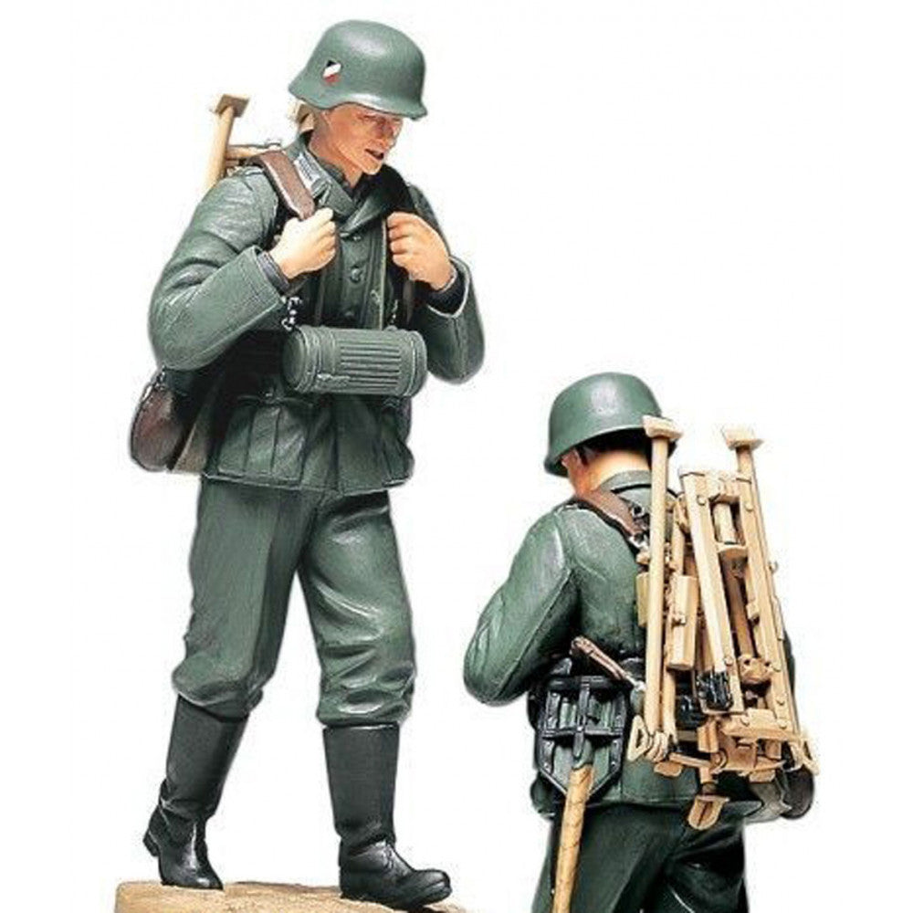 WWII German Machine Gun Ammo-Belt Loader (Carrying Tripod) 1/16 Scale Tamiya 36311