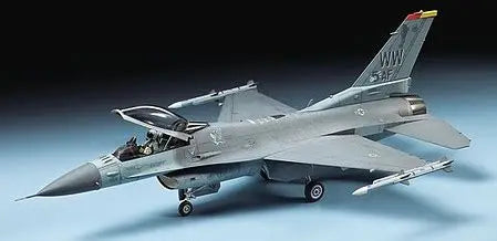 F-16CJ Fighting Falcon 1/72 Scale Tamiya 60786