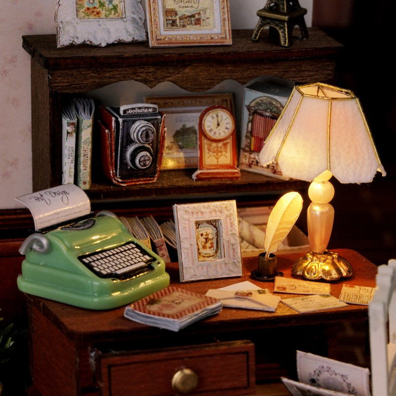 Elegant Studio Cute Room Dollhouse CRQT-031